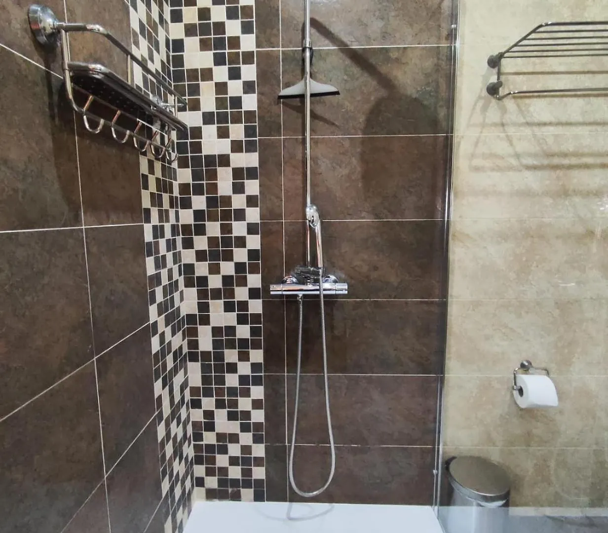 בית נופש קוניל דה לה פרונטרה Encantador Chalet Con Piscina